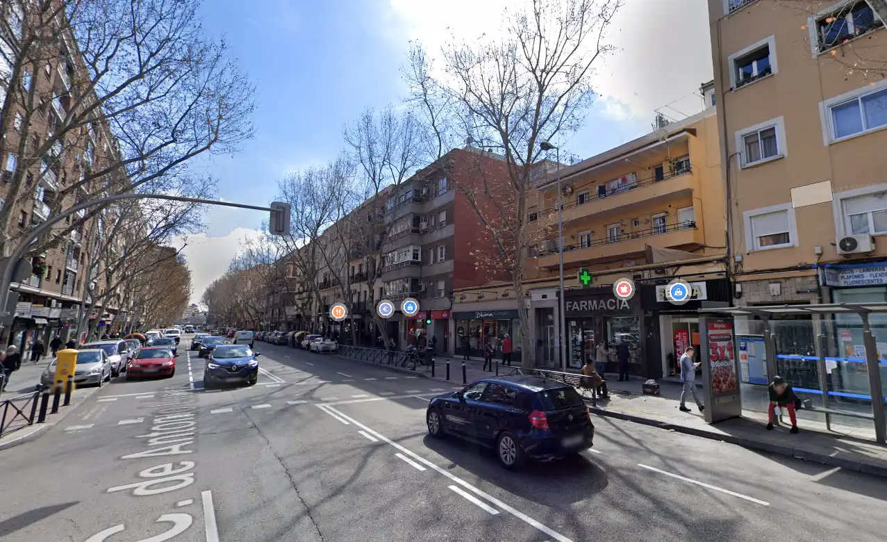 Gewerbefläche zum Verkauf in Calle de Antonio López, imagen 2