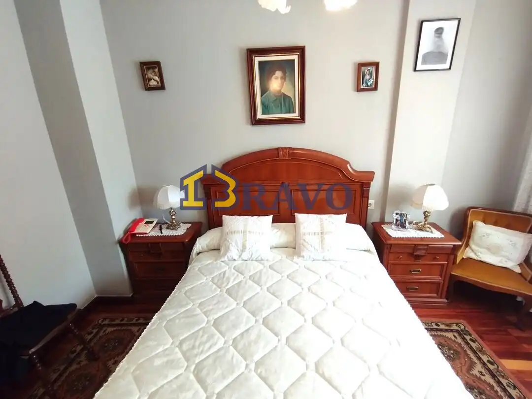 Habitación de Casa adosada en venta en Medina de Pomar con Calefacción, Jardín privado y Terraza