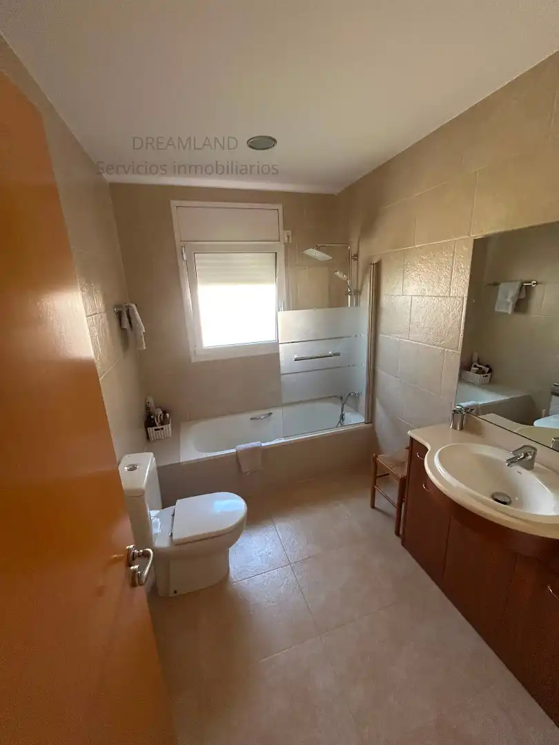 Bany de Casa o xalet en venda en La Pobla de Claramunt amb Aire condicionat, Calefacció i Jardí privat