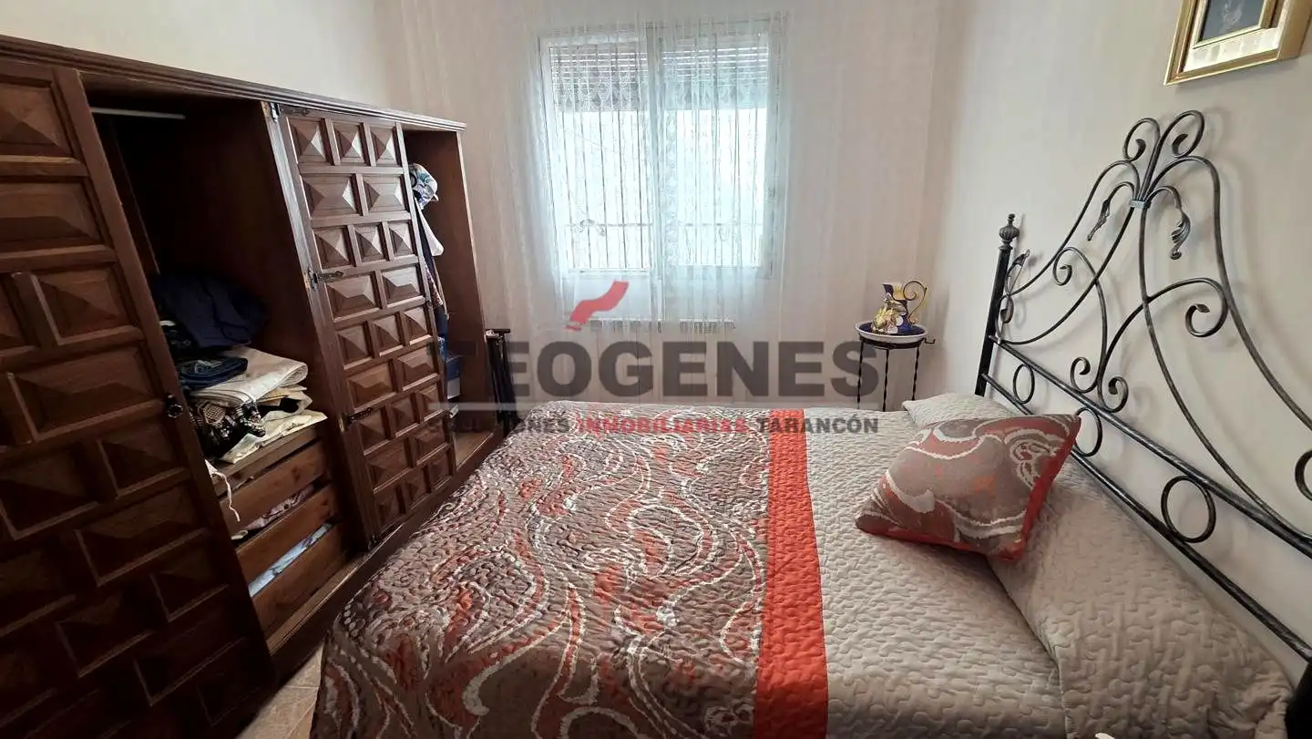 Habitación de Casa o chalet en venta en Almendros con Calefacción y Trastero