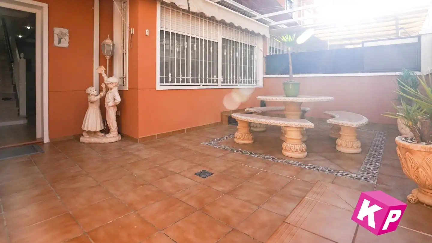 Bungalow con piscina en venta en Calle Juan Gris, imagen 6