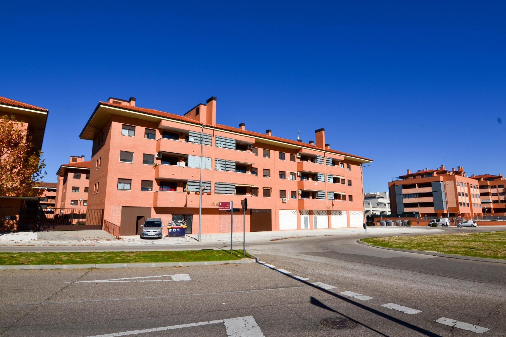 Vista exterior de Planta baixa en venda en Navalcarnero amb Calefacció, Jardí privat i Terrassa