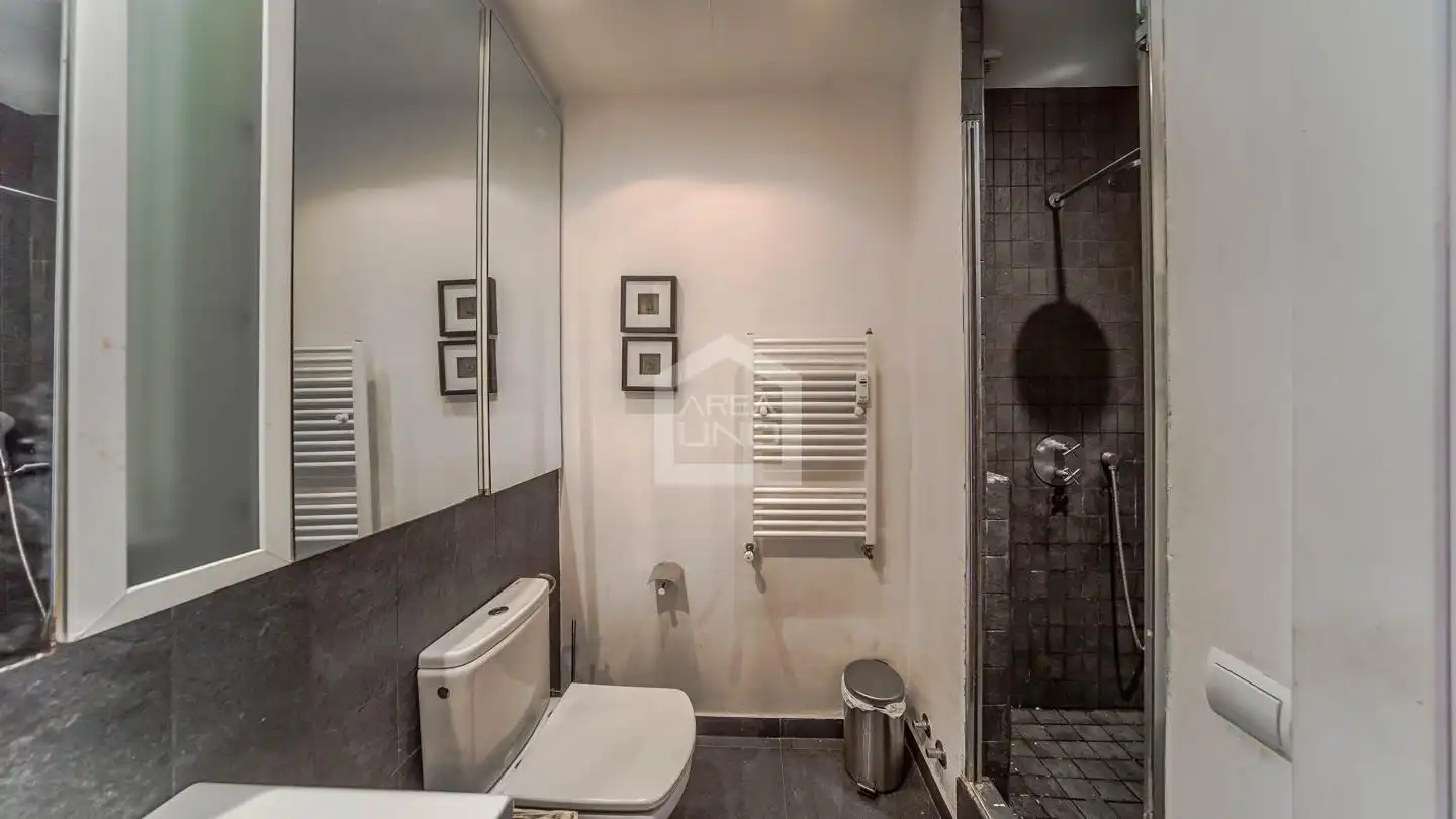 Baño de Piso en venta en Madrid con Calefacción y Parquet