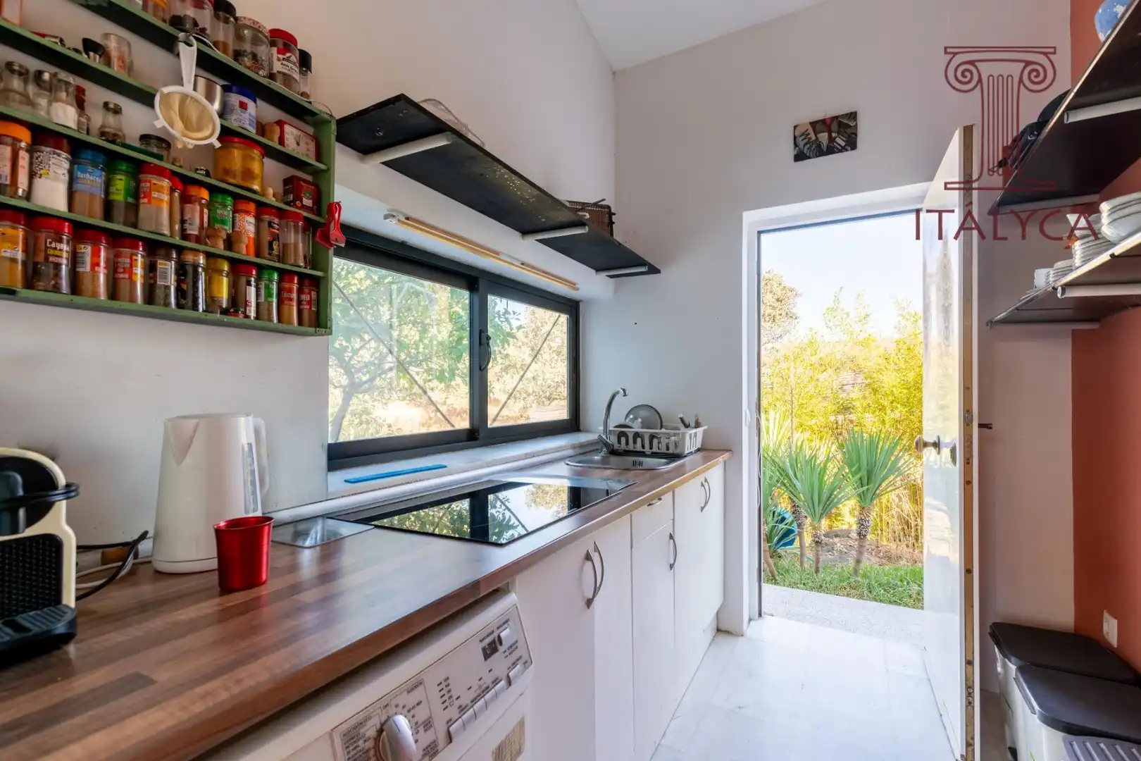 Kitchen of Houses for sale in El Castillo de las Guardas  with Private garden, Terrace and Community pool