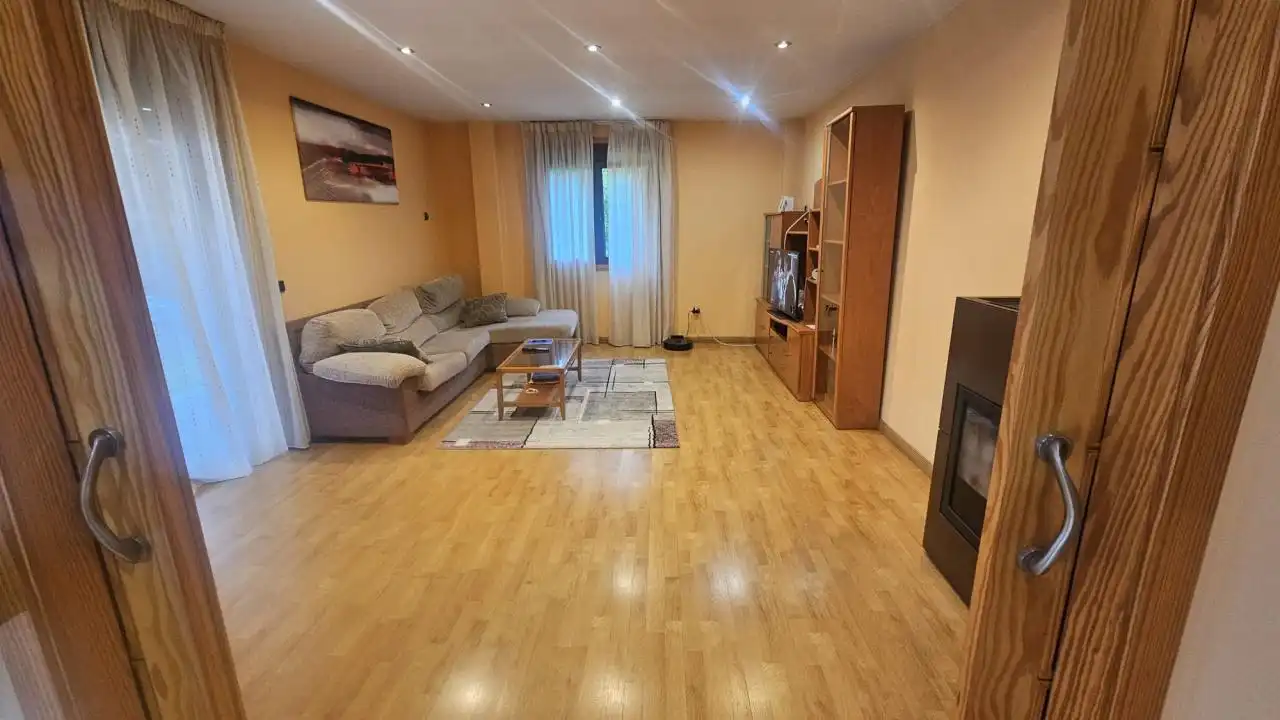 Villa con giardino in affitto a Mos, imagen 4