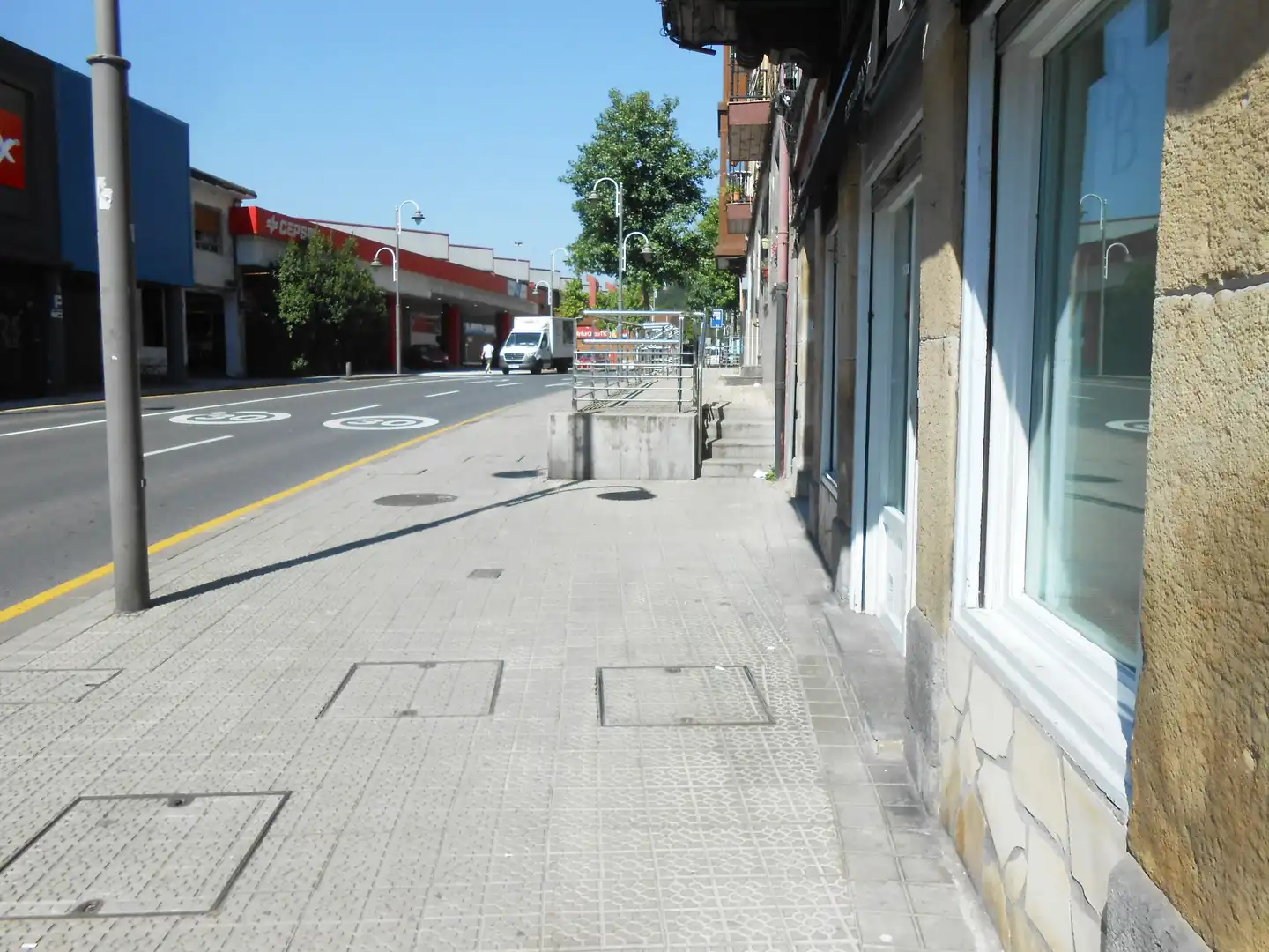 Vista exterior de Local en venta en Bilbao  con Aire acondicionado