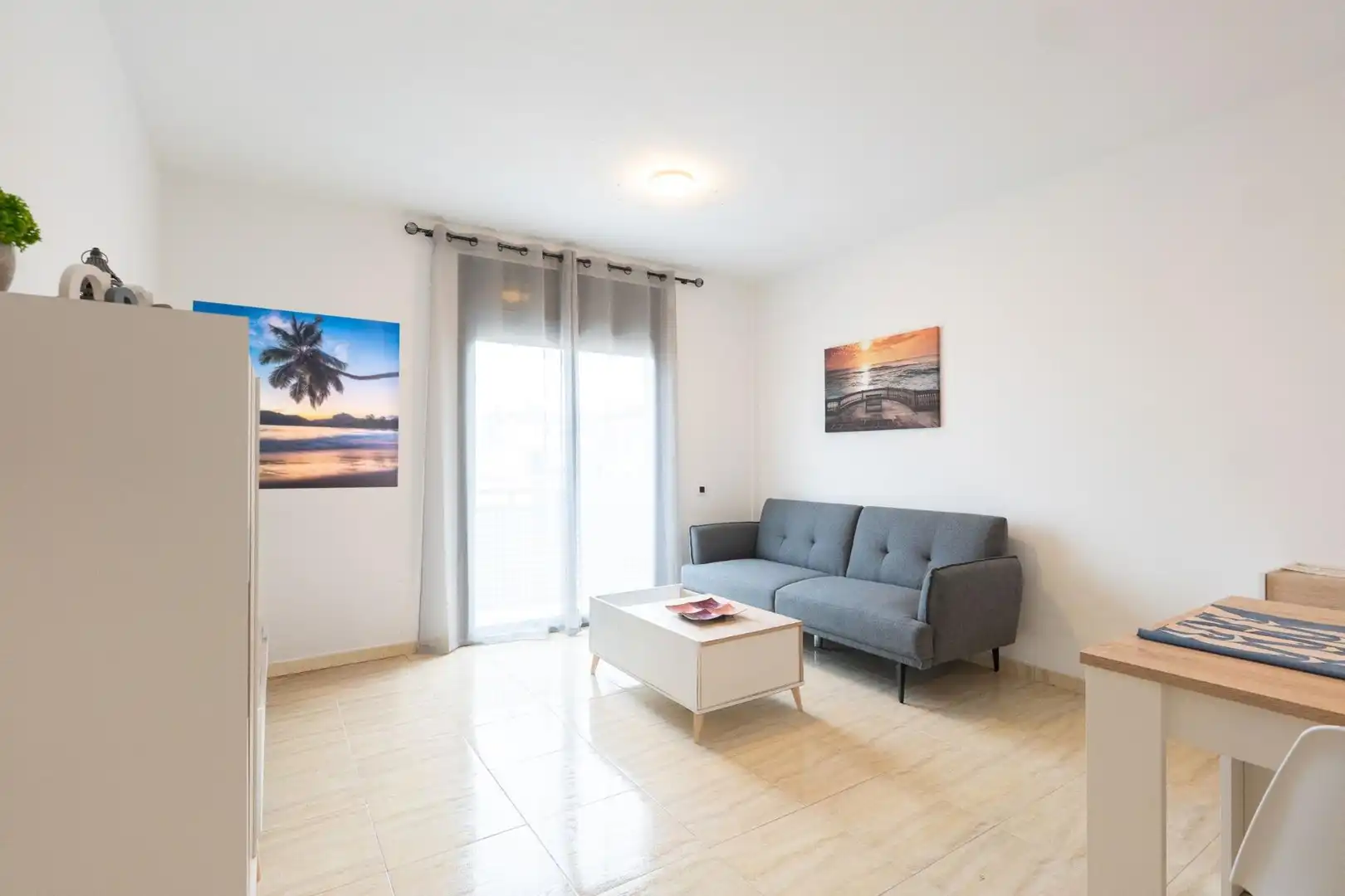 Living room of Flat for sale in Deltebre  with Air Conditioner, Terrace and Furnished