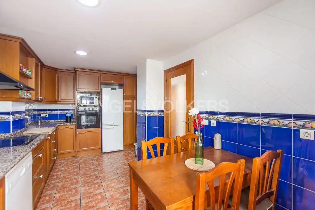 Cuina de Àtic en venda en Castellón de la Plana / Castelló de la Plana amb Calefacció, Parquet i Terrassa