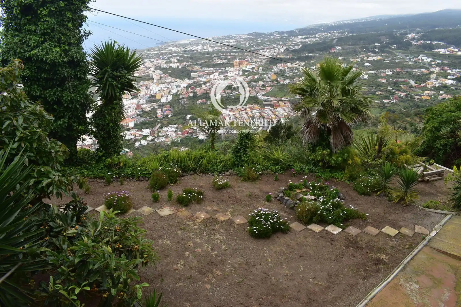 Vista exterior de Casa o xalet en venda en Icod de los Vinos amb Terrassa, Traster i Moblat