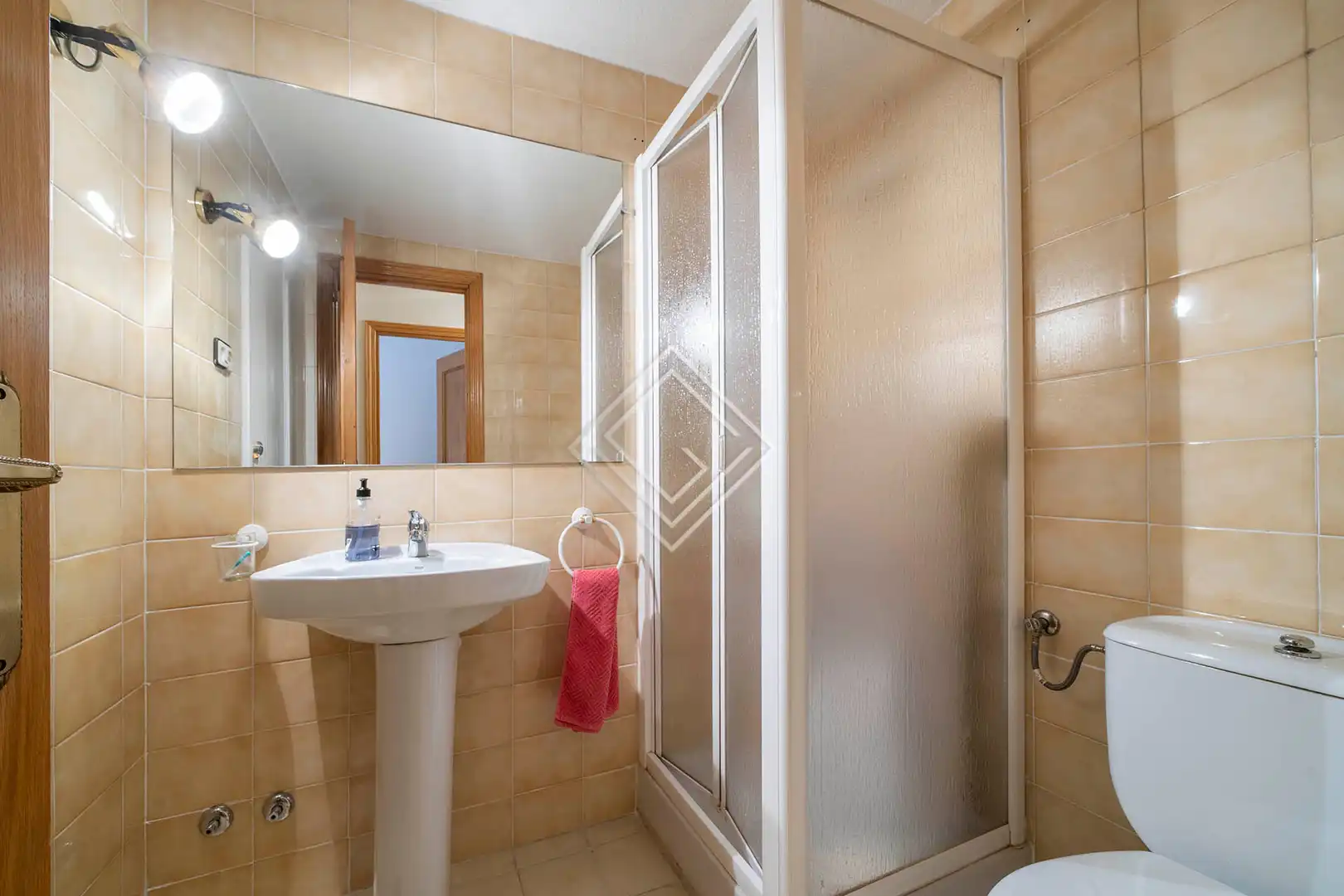 Baño de Piso en venta en Madrid con Jardín privado, Terraza y Piscina comunitaria