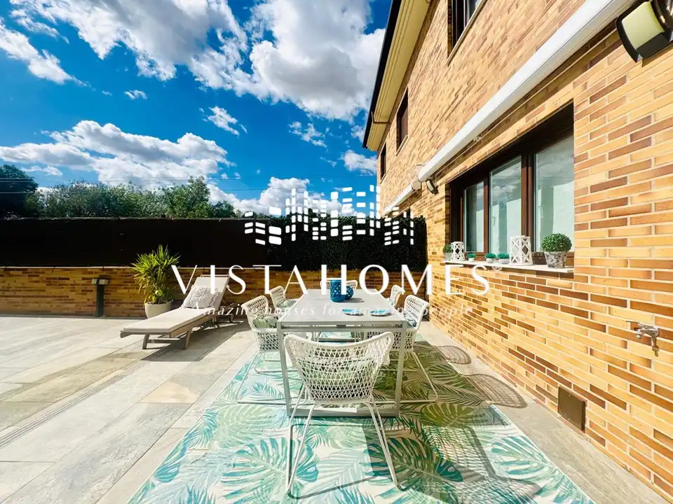 Terrasse von Einfamilien-Reihenhaus zum Verkauf in San Agustín del Guadalix mit Klimaanlage, Heizung und Terrasse