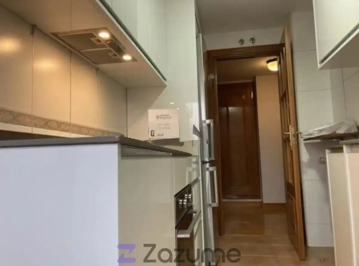Cocina de Apartamento de alquiler en Madrid con Aire acondicionado, Calefacción y Jardín privado