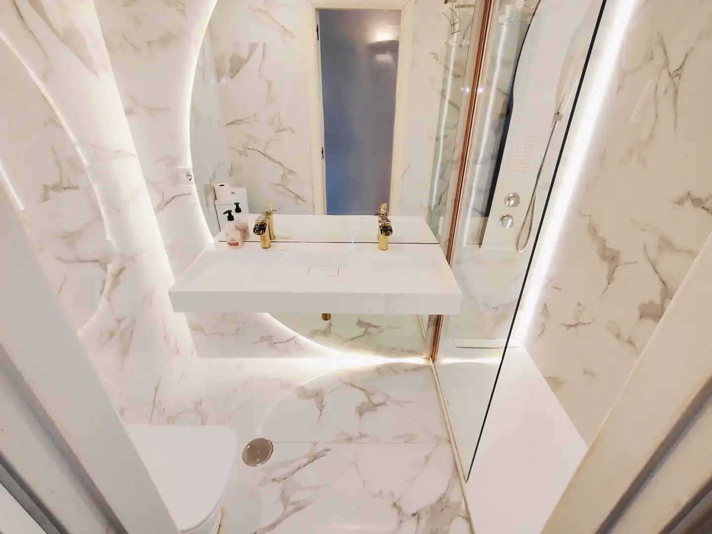 Baño de Dúplex en venta en Santander con Calefacción, Parquet y Amueblado