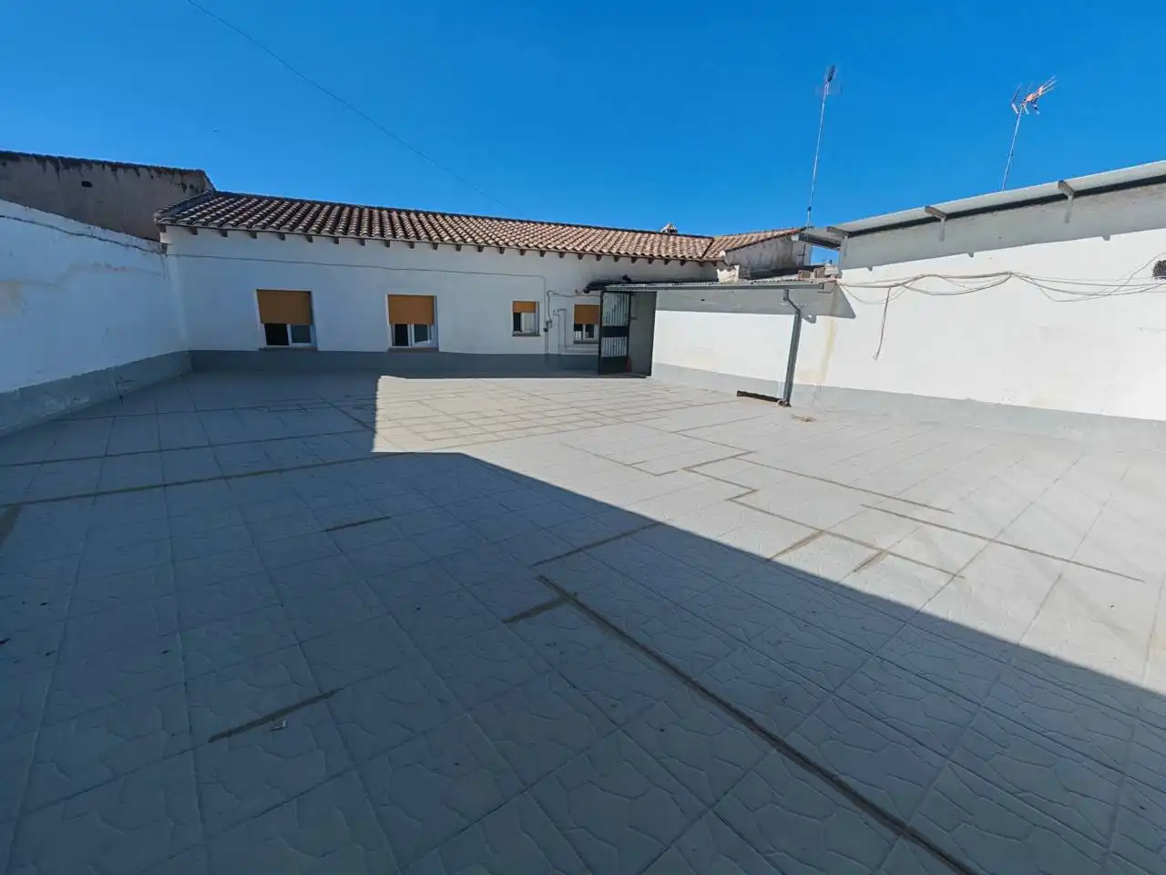 Vista exterior de Casa o xalet en venda en Villanueva Mesía amb Terrassa
