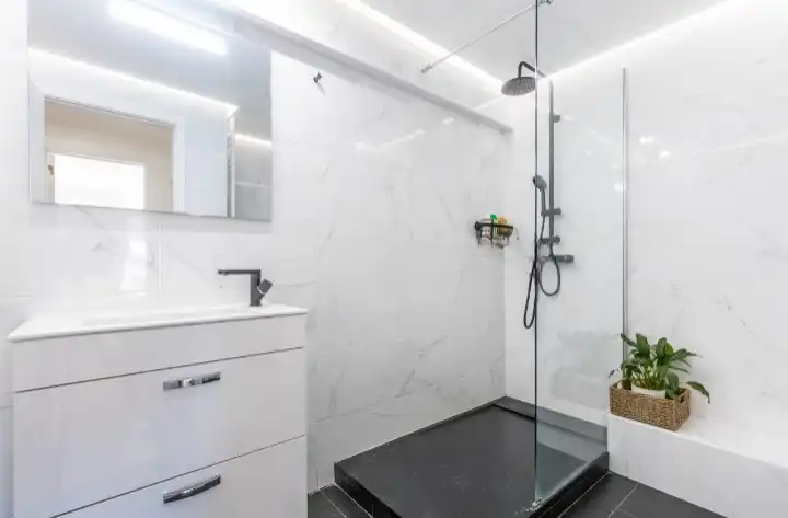 Badezimmer von Dachboden zum Verkauf in Jerez de la Frontera mit Klimaanlage und Möbliert