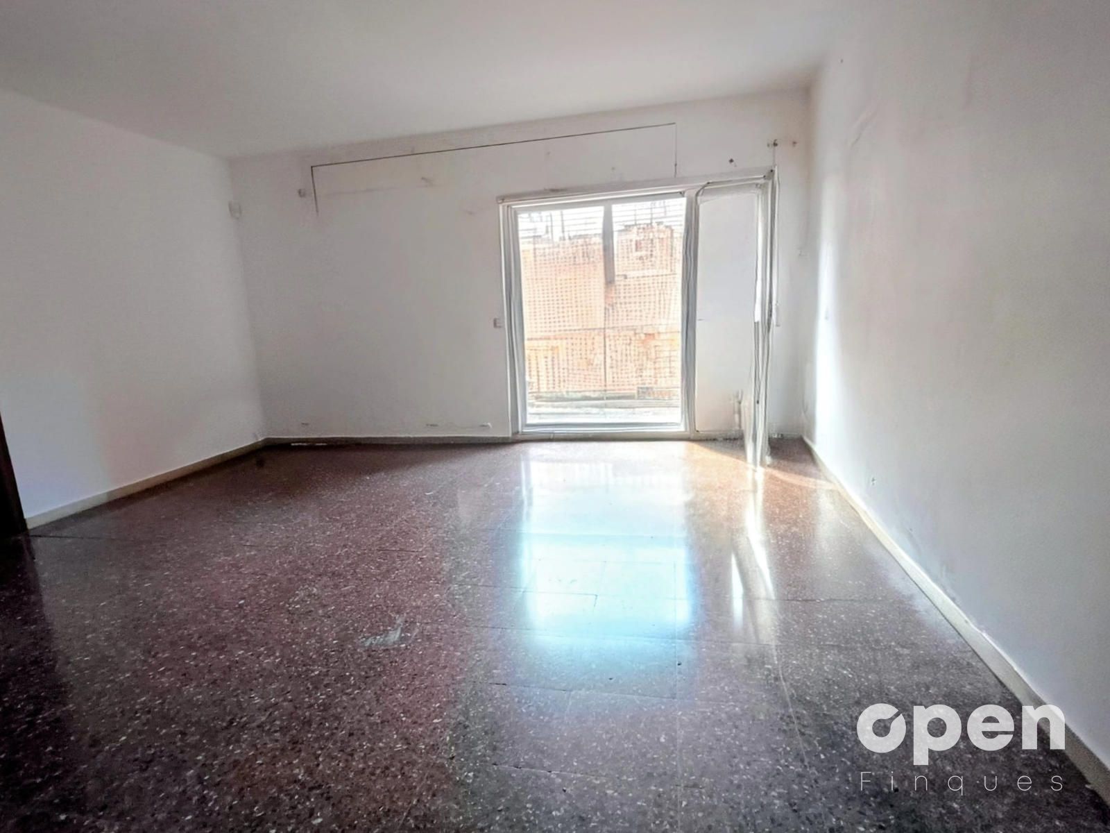 Flat for sale in America,D, Can Parellada