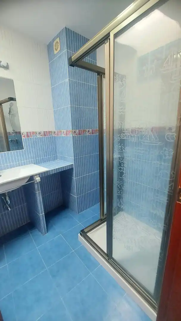 Bany de Pis de lloguer en Jaén amb Aire condicionat, Calefacció i Terrassa