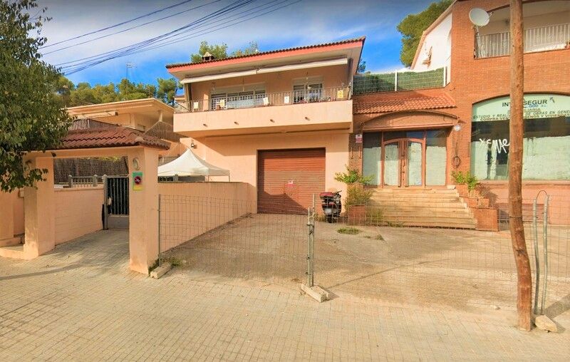 Vista exterior de Local en venta en Calafell