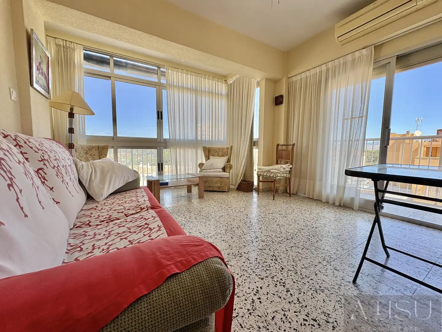 Living room of Flat for sale in El Campello  with Air Conditioner and Community pool