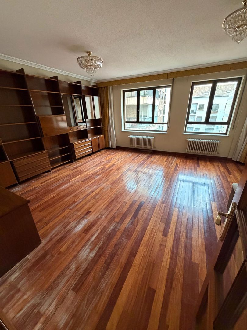 Dormitori de Pis en venda en Salamanca Capital amb Calefacció, Parquet i Forn