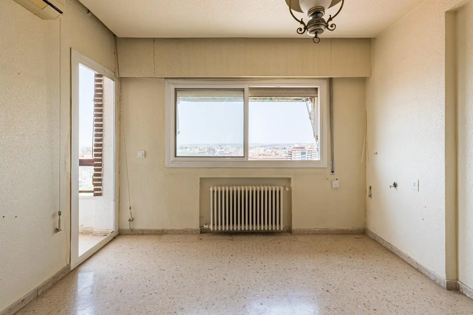 Sala d'estar de Pis en venda en Murcia amb Balcó