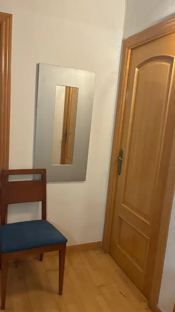 Piso en venta en Barcelona con Parquet, Horno y Balcón
