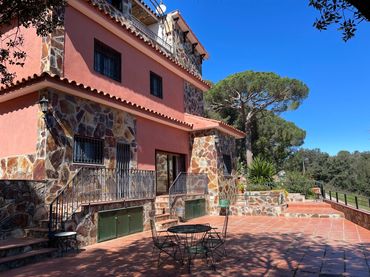 Casa amb jardí en venda a Llinars del Vallès