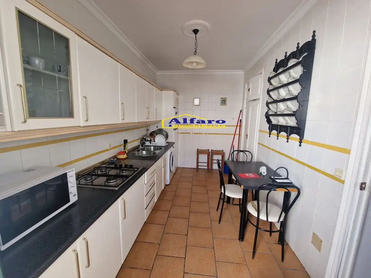 Cuina de Casa o xalet en venda en Almonte amb Aire condicionat, Terrassa i Piscina