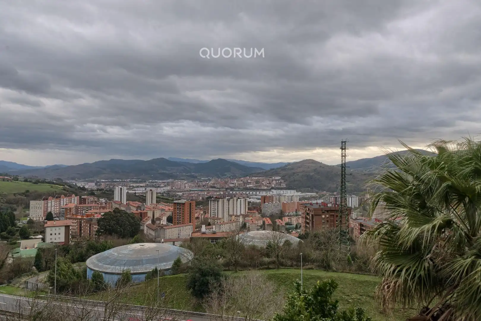 Außenansicht von Country house zum Verkauf in Bilbao  mit Heizung, Terrasse und Möbliert