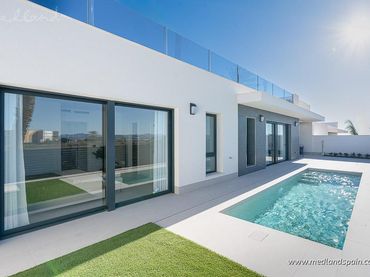 Villa con piscina in vendita a Nueva Torrevieja - Aguas Nuevas