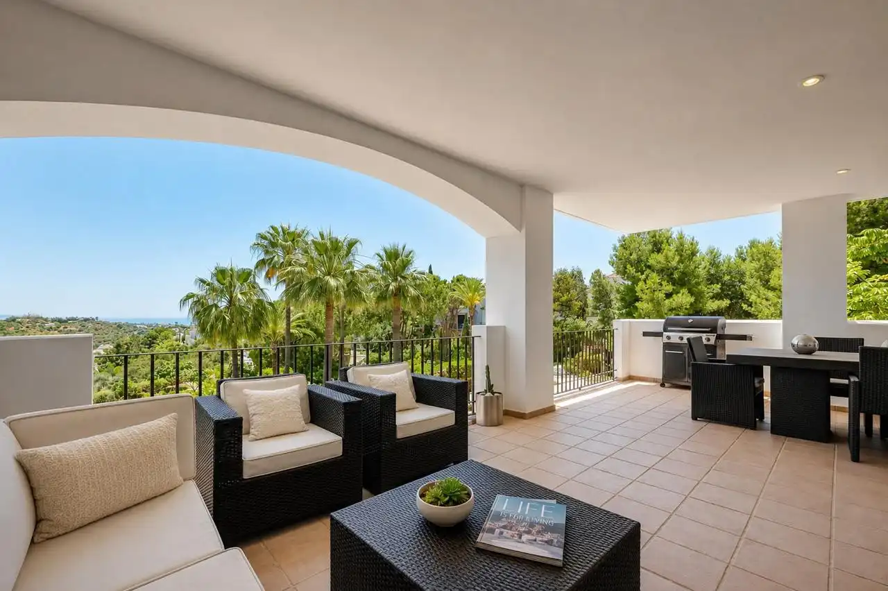 Apartamento con piscina en venta en HERROJO EL 1