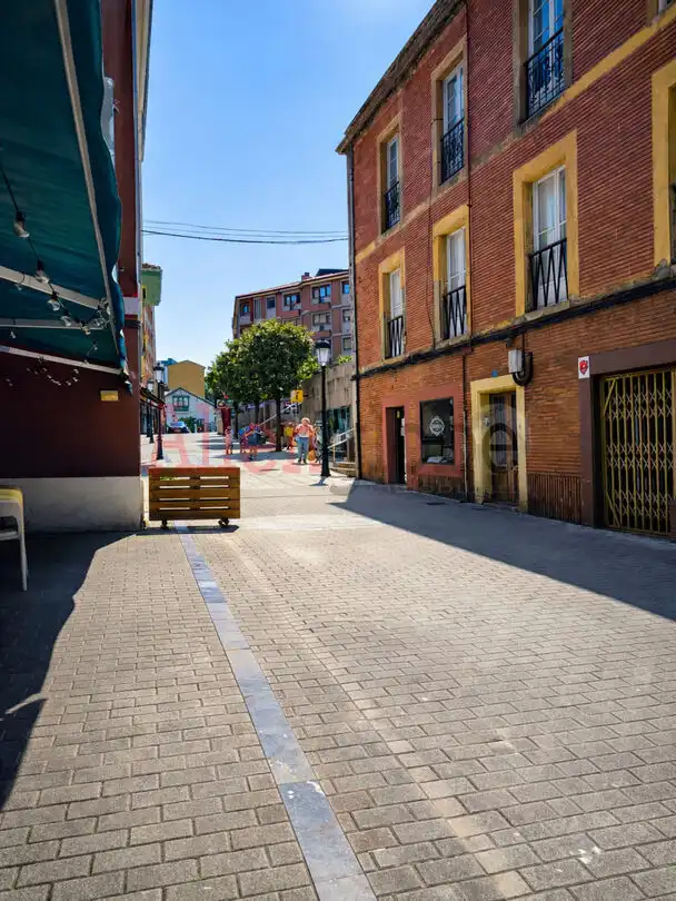 Vista exterior de Pis en venda en Carreño amb Calefacció, Terrassa i Traster