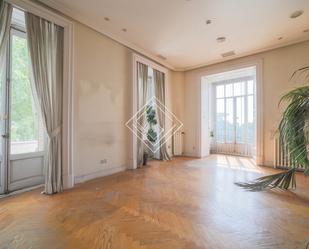 Living room of Flat to rent in  Madrid Capital  with Air Conditioner, Heating and Terrace