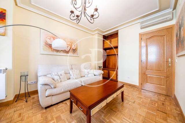 Piso en Alquiler en C. de la Infanta Mercedes en Castillejos - Cuzco