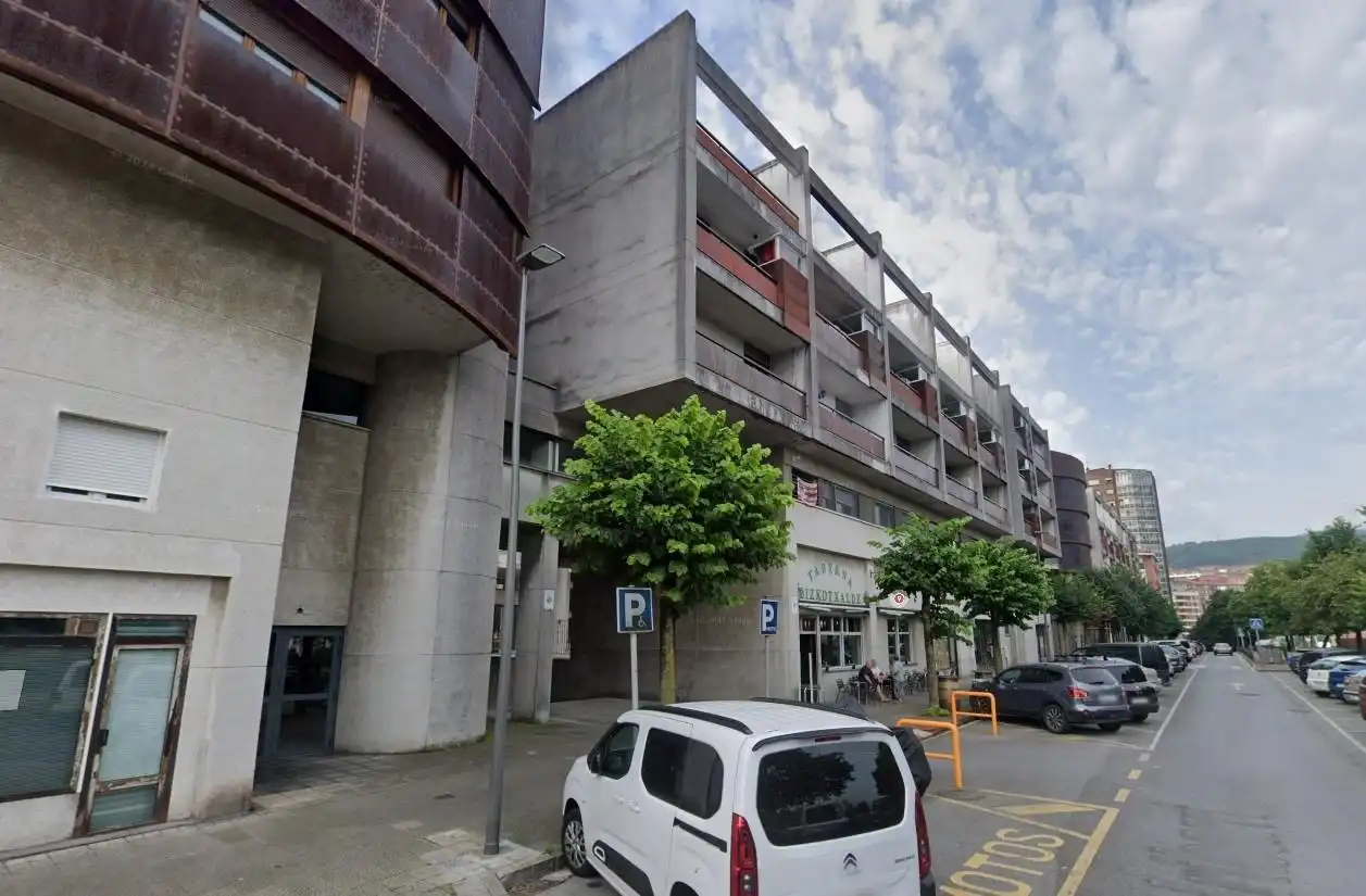 Außenansicht von Garage zur Miete in Centro - Ariz - Uribarri