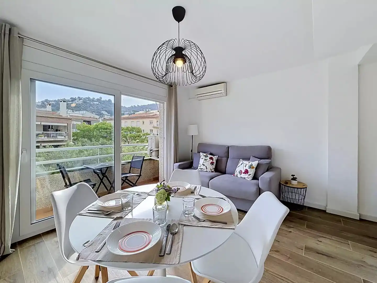 Sala de estar de Piso en venta en Roses con Aire acondicionado, Calefacción y Amueblado