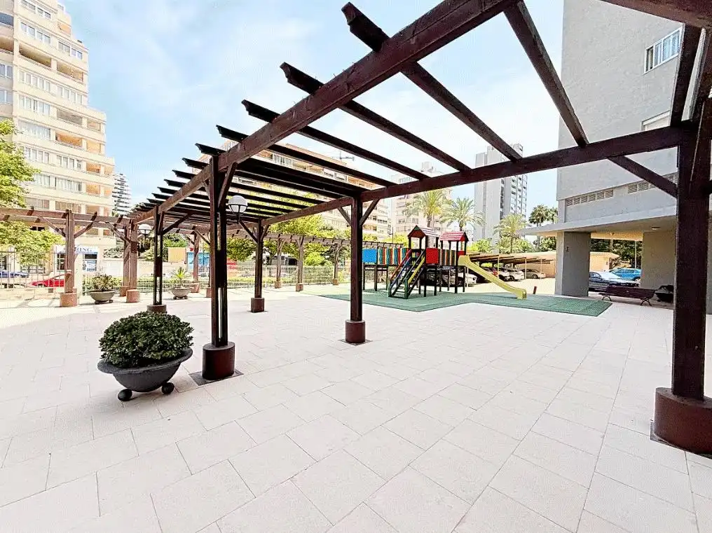 Apartamento con piscina en venta en Calle Dinamarca, imagen 19