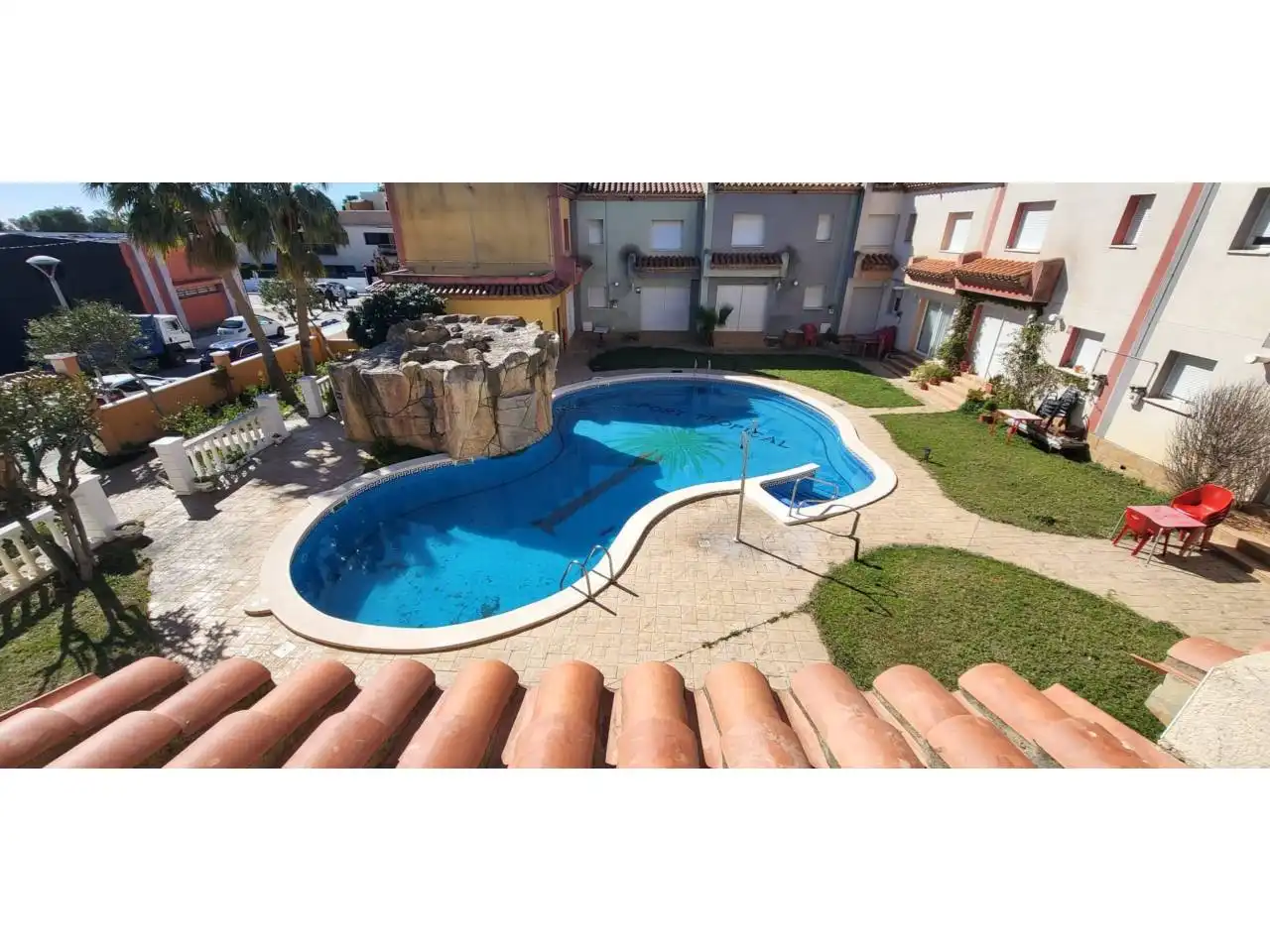 Terraced house with pool for sale in Avenida Sevilla