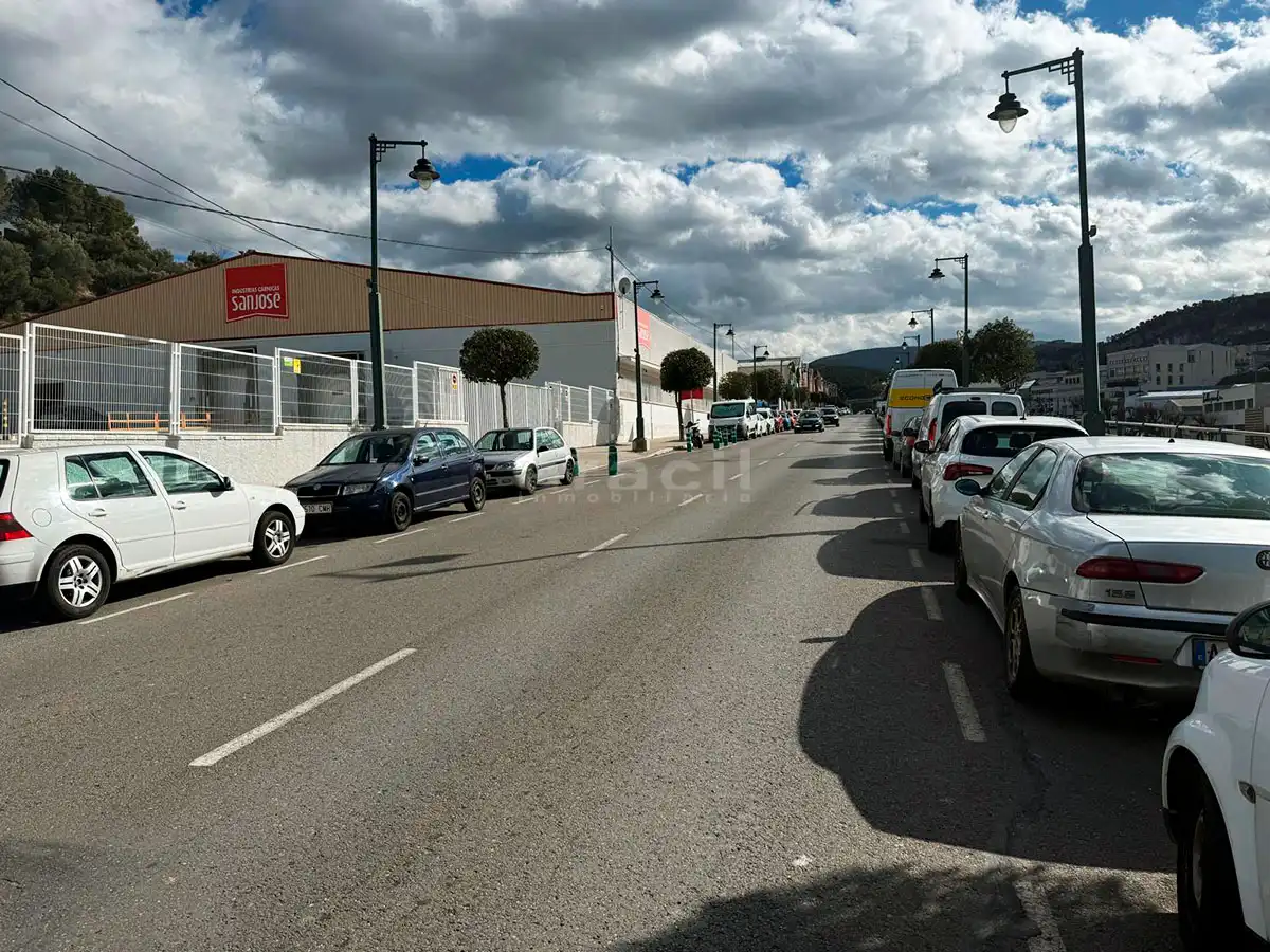 Vista exterior de Nave industrial en venta en Alcoy / Alcoi