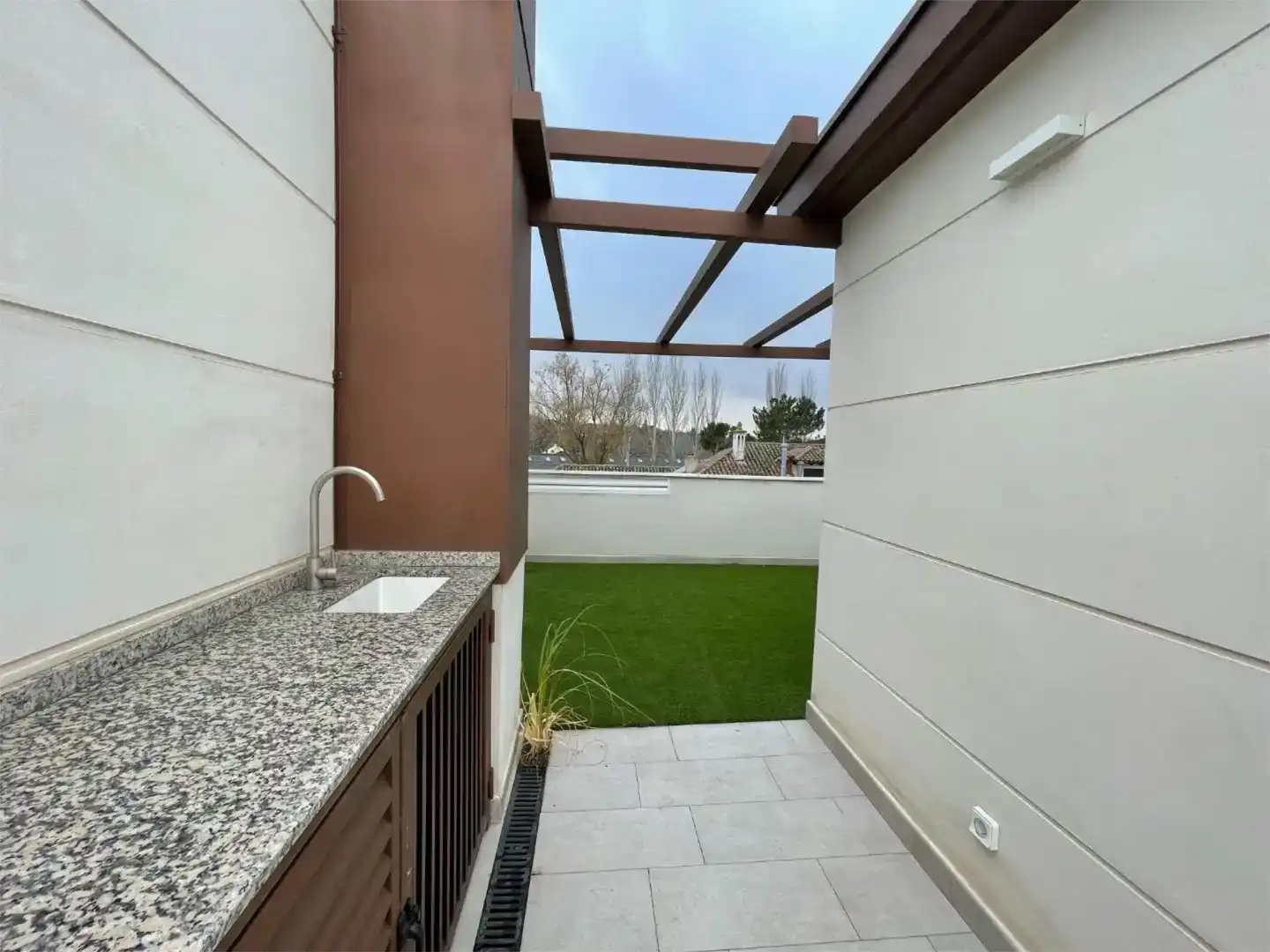 Terrassa de Casa adosada en venda en Tres Cantos amb Aire condicionat i Balcó