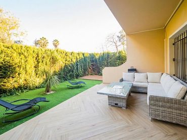 Casa a schiera con balcone in vendita a Carrer Hortènsia 4