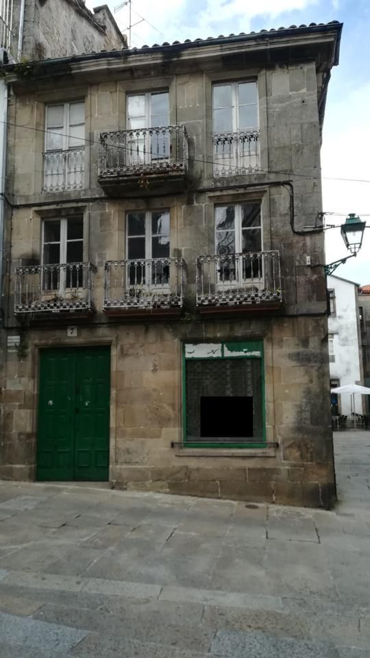 Vista exterior de Edifici en venda en Santiago de Compostela 
