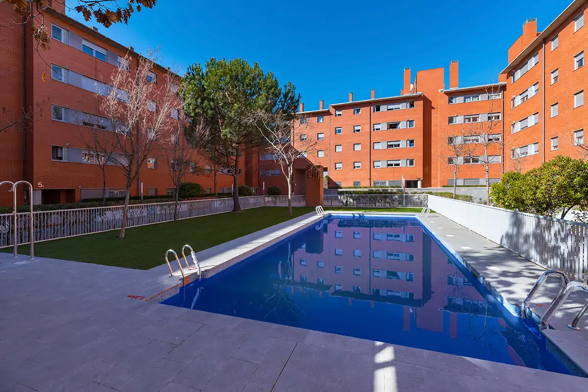 Piscina de Pis en venda en  Madrid Capital amb Piscina comunitària