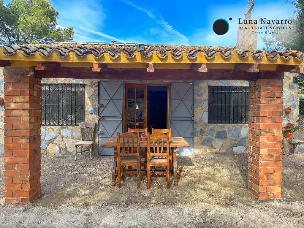 Vista exterior de Casa o chalet en venta en Confrides con Calefacción, Jardín privado y Terraza
