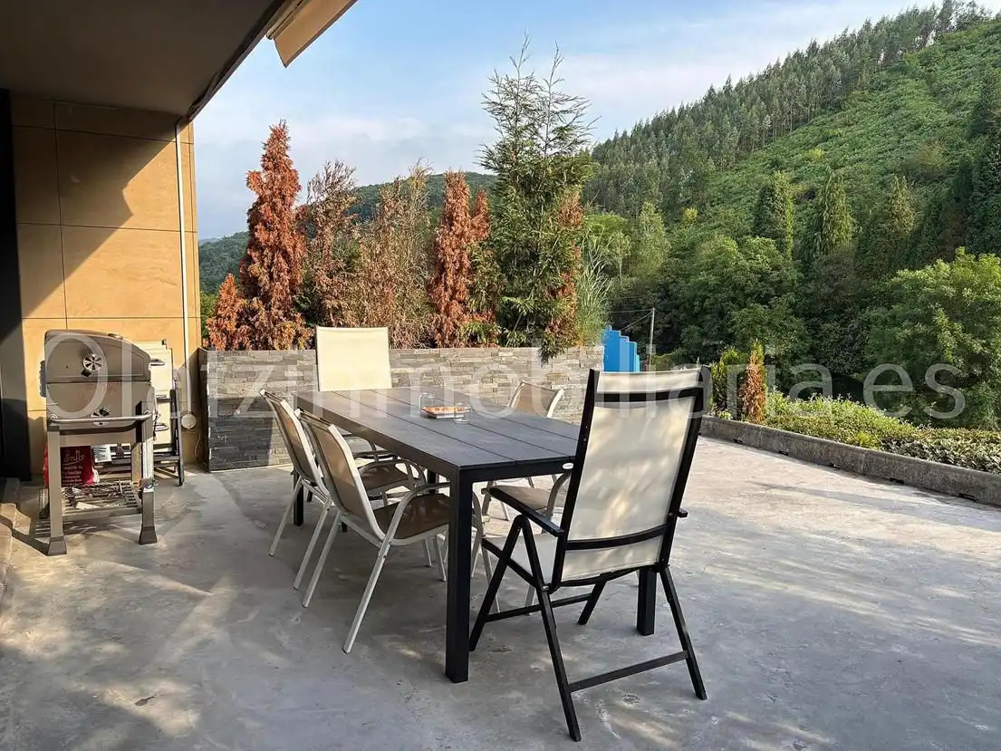 Terrassa de Casa o xalet en venda en Laudio / Llodio amb Aire condicionat, Calefacció i Jardí privat