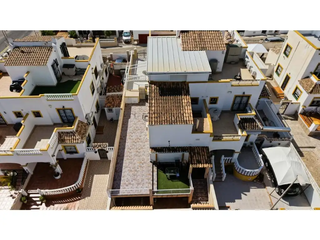Adossat amb jardí en venda a Calle Lagunas de Ruidera, imagen 27