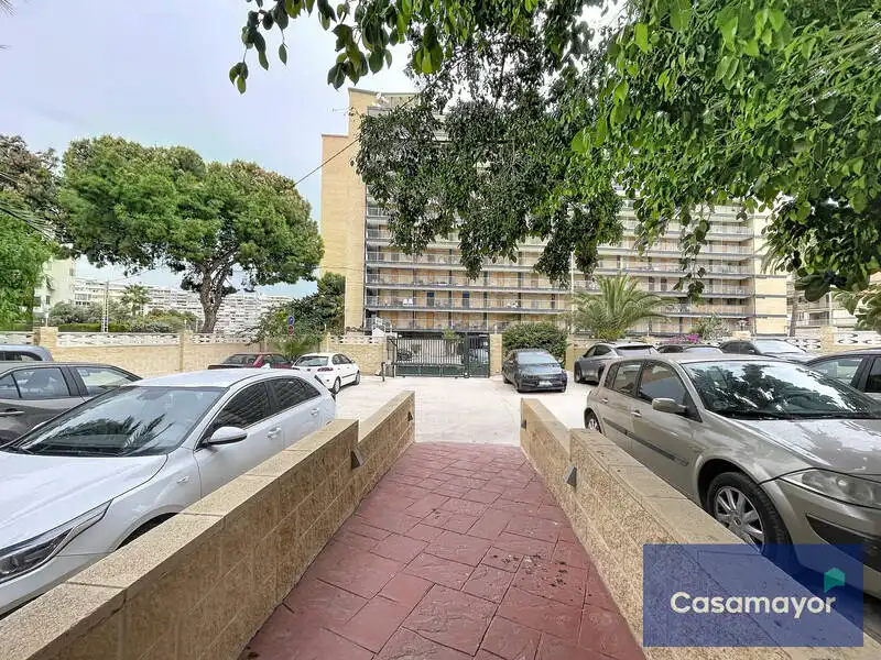Parkplatz von Wohnung zum Verkauf in Alicante / Alacant mit Klimaanlage, Heizung und Terrasse