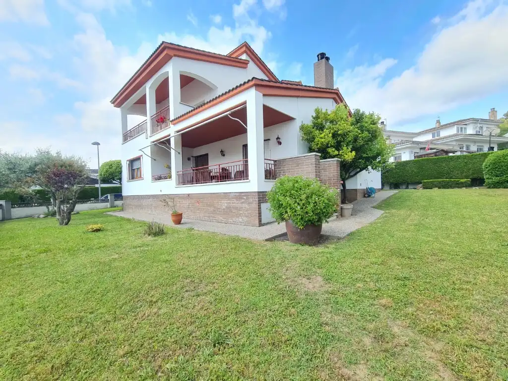 Vista exterior de Casa o chalet en venta en Girona con Jardín privado y Terraza