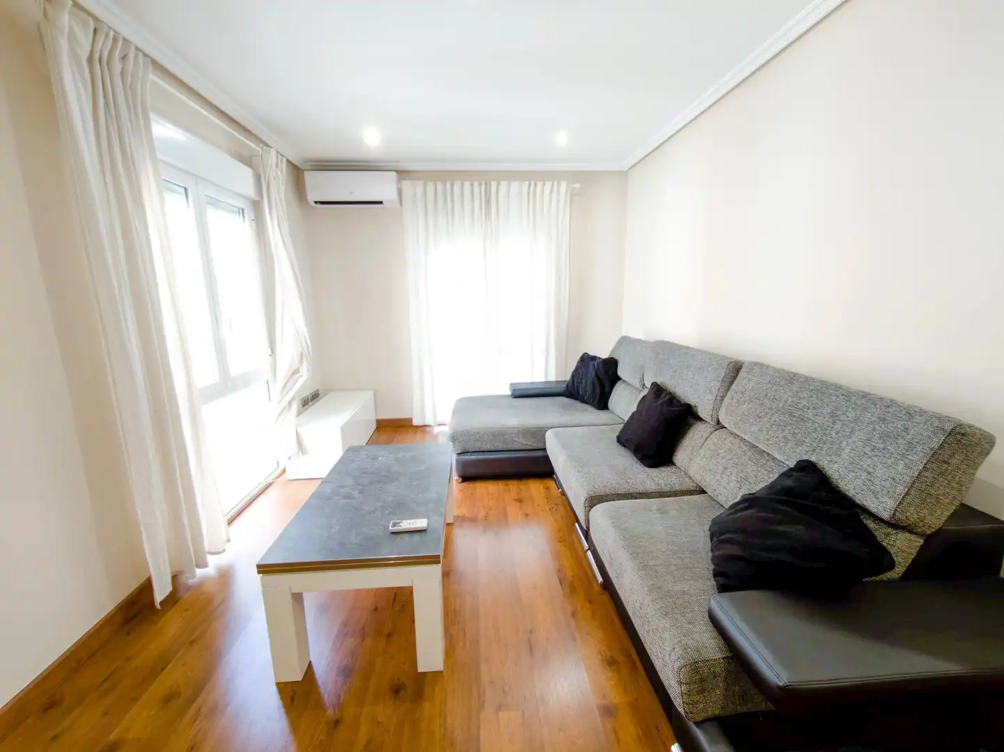 Sala de estar de Piso de alquiler en Elche / Elx con Aire acondicionado, Trastero y Amueblado