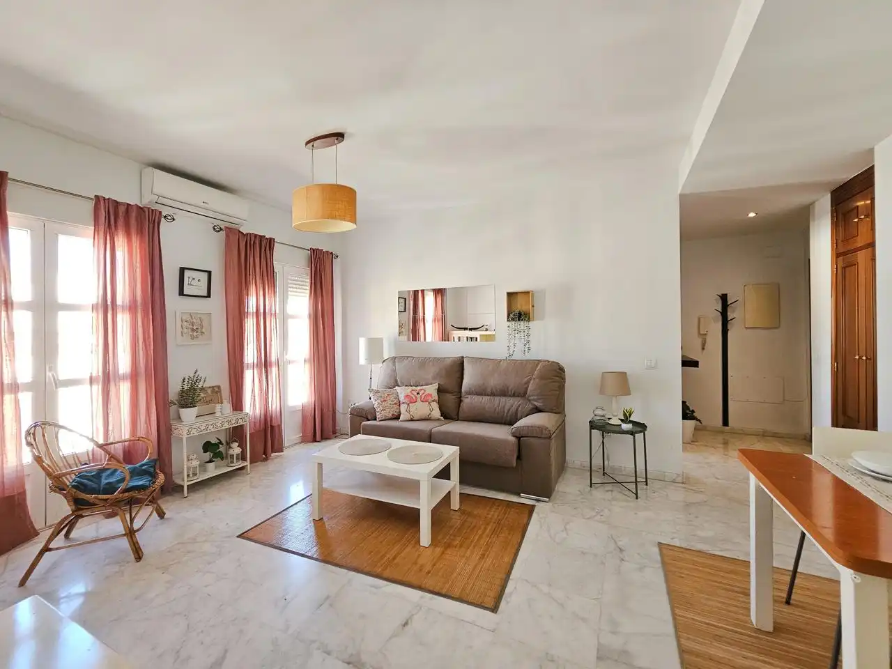 Living room of Flat for rent in Alcalá de Guadaira  with Air Conditioner, Furnished and Balcony